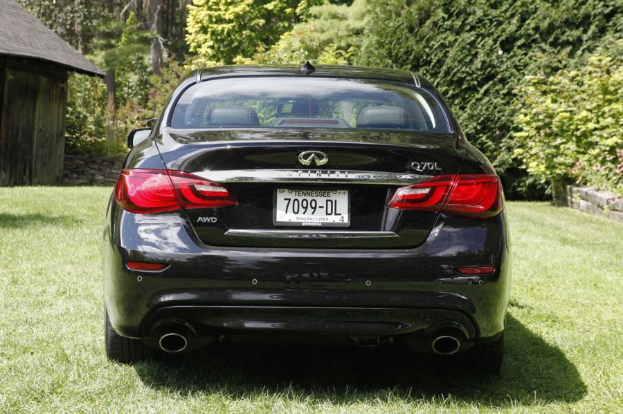  Infiniti Q70L 5.6 2015 года  (фото 13 из 27)